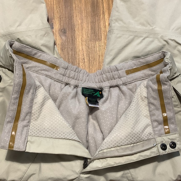 EMS-Eastern Mountain Sports System Three snowpants - Large Long (32”) khaki/tan - Picture 8 of 11
